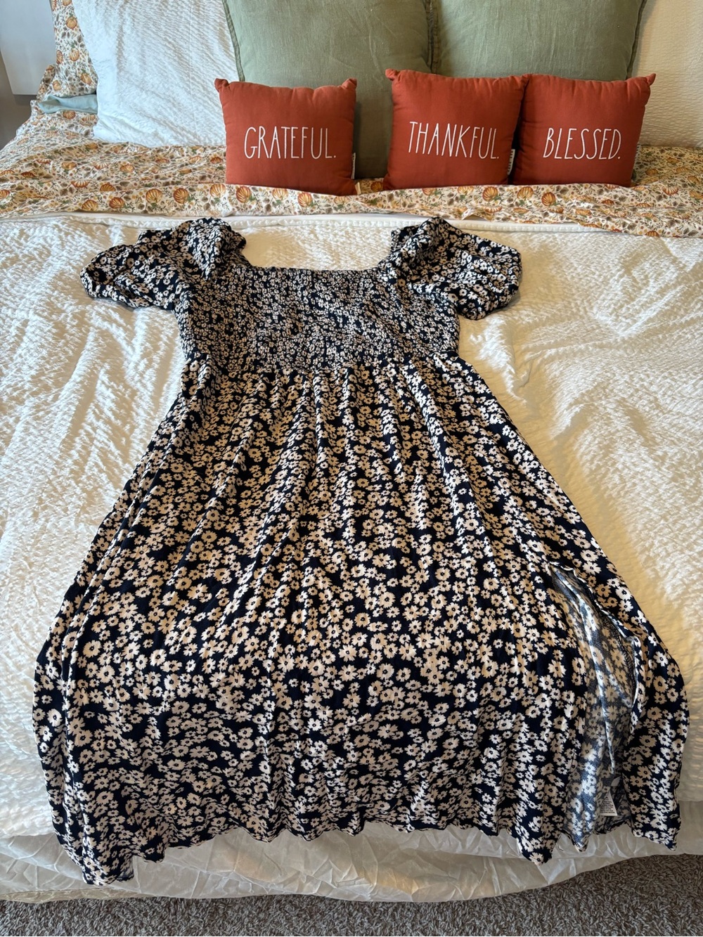 Women’s Navy Blue Floral Puff-Sleeve Dress